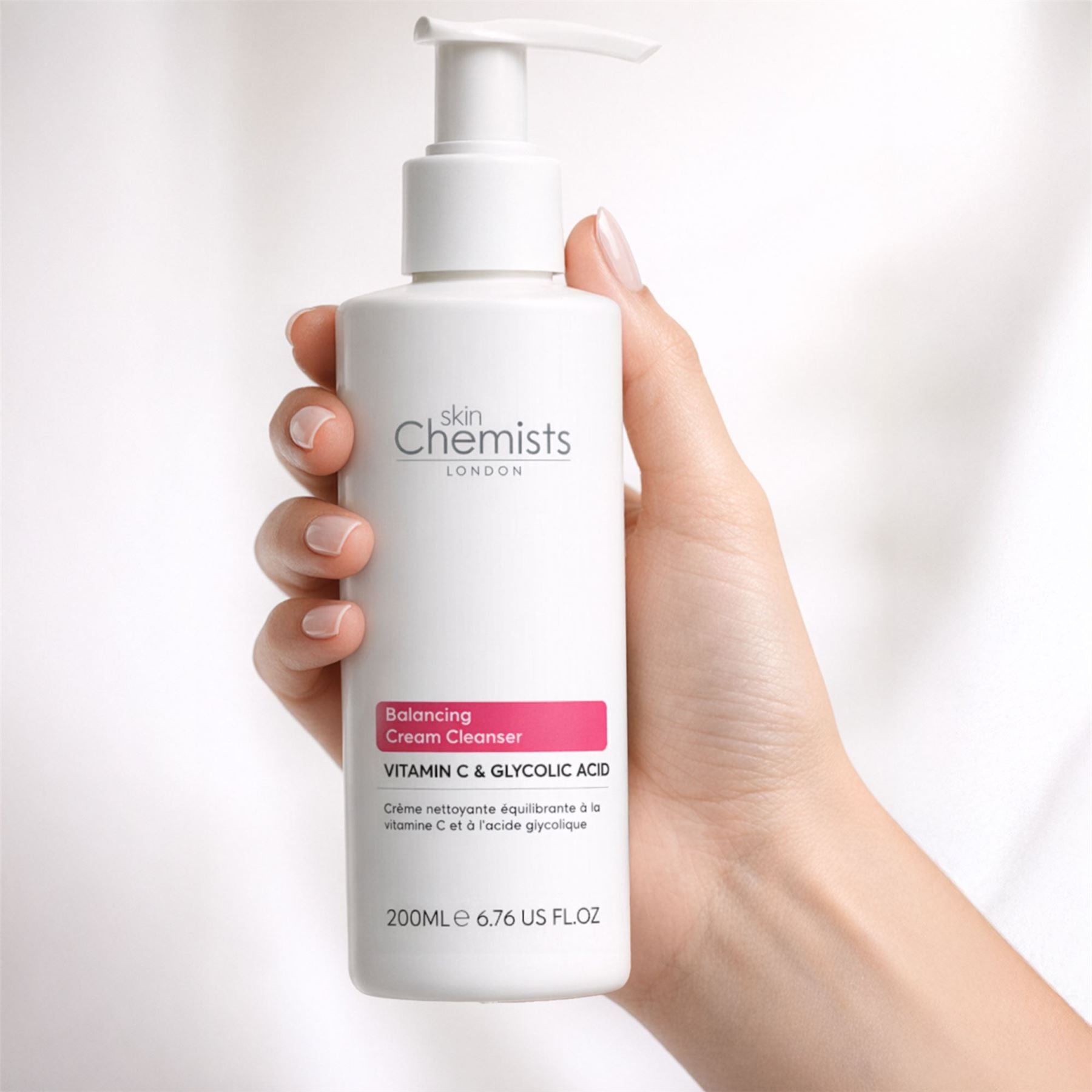 Ausgleichender Reinigungsschaum mit Vitamin C und Glykolsäure, 200 ml