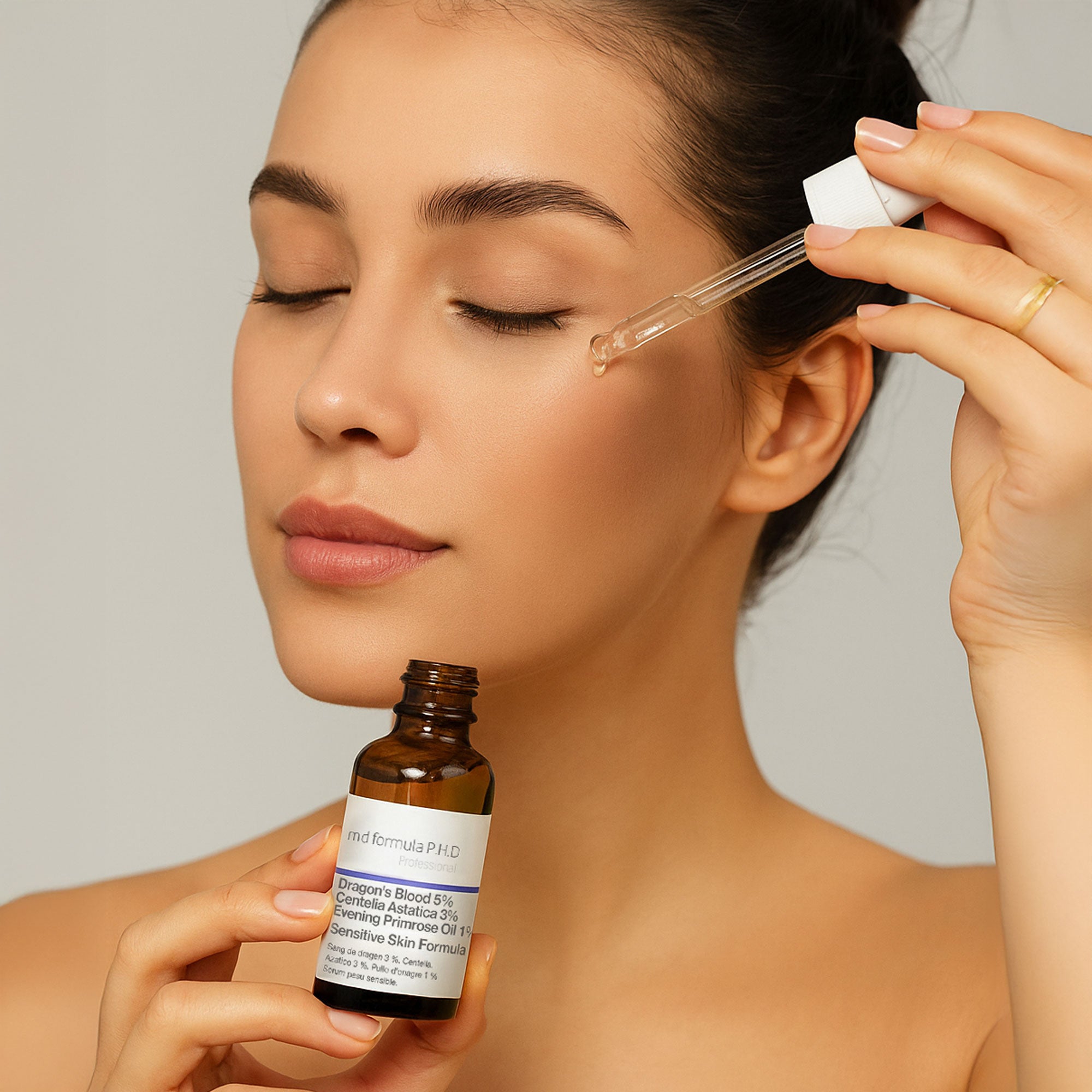 Sérum pour peaux sensibles à base de sang de dragon 5 %, de centella asiatica 3 %, d'huile d'onagre 1 % (30 ml)