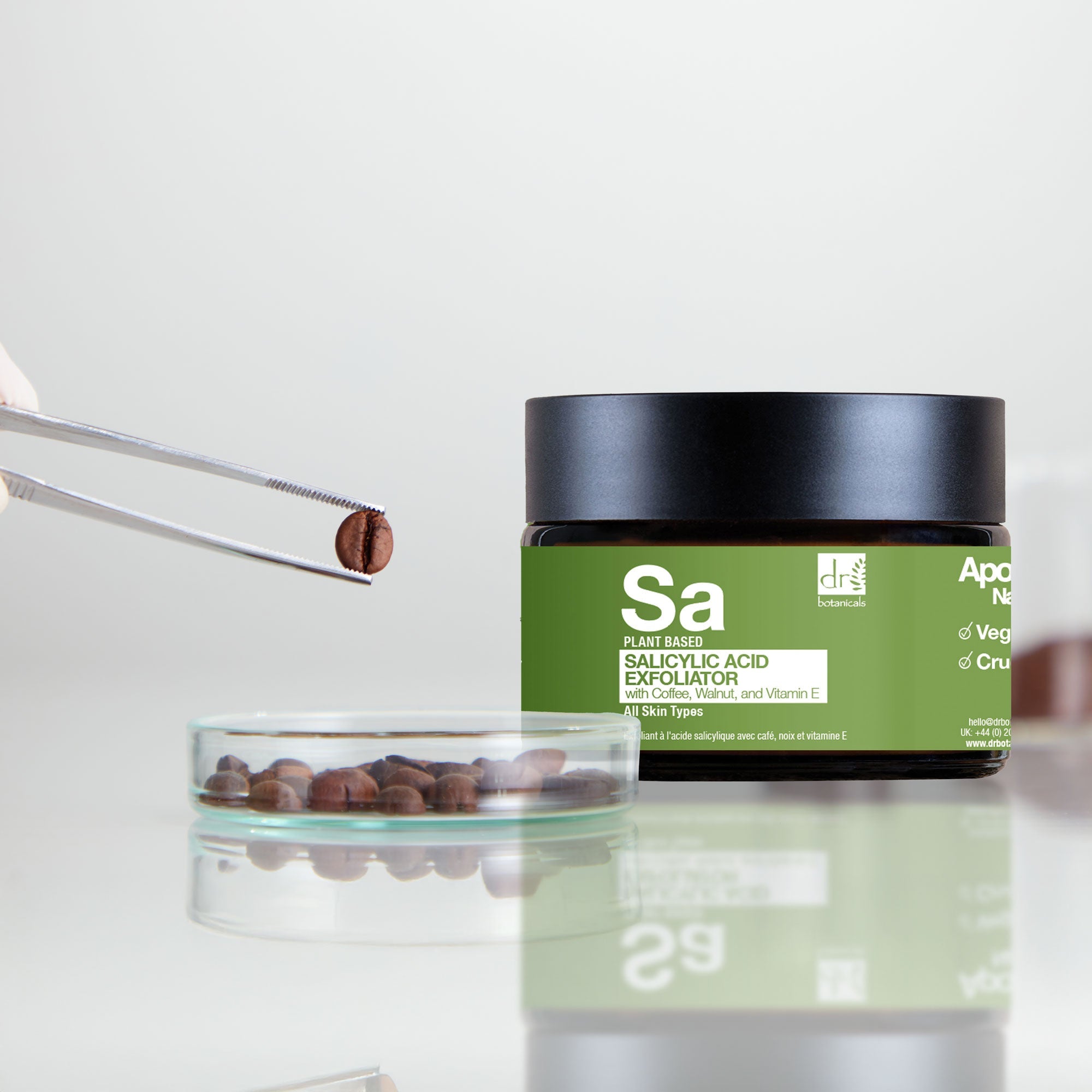 Exfoliant à l'acide salicylique avec café, noix et vitamine E 60 ml