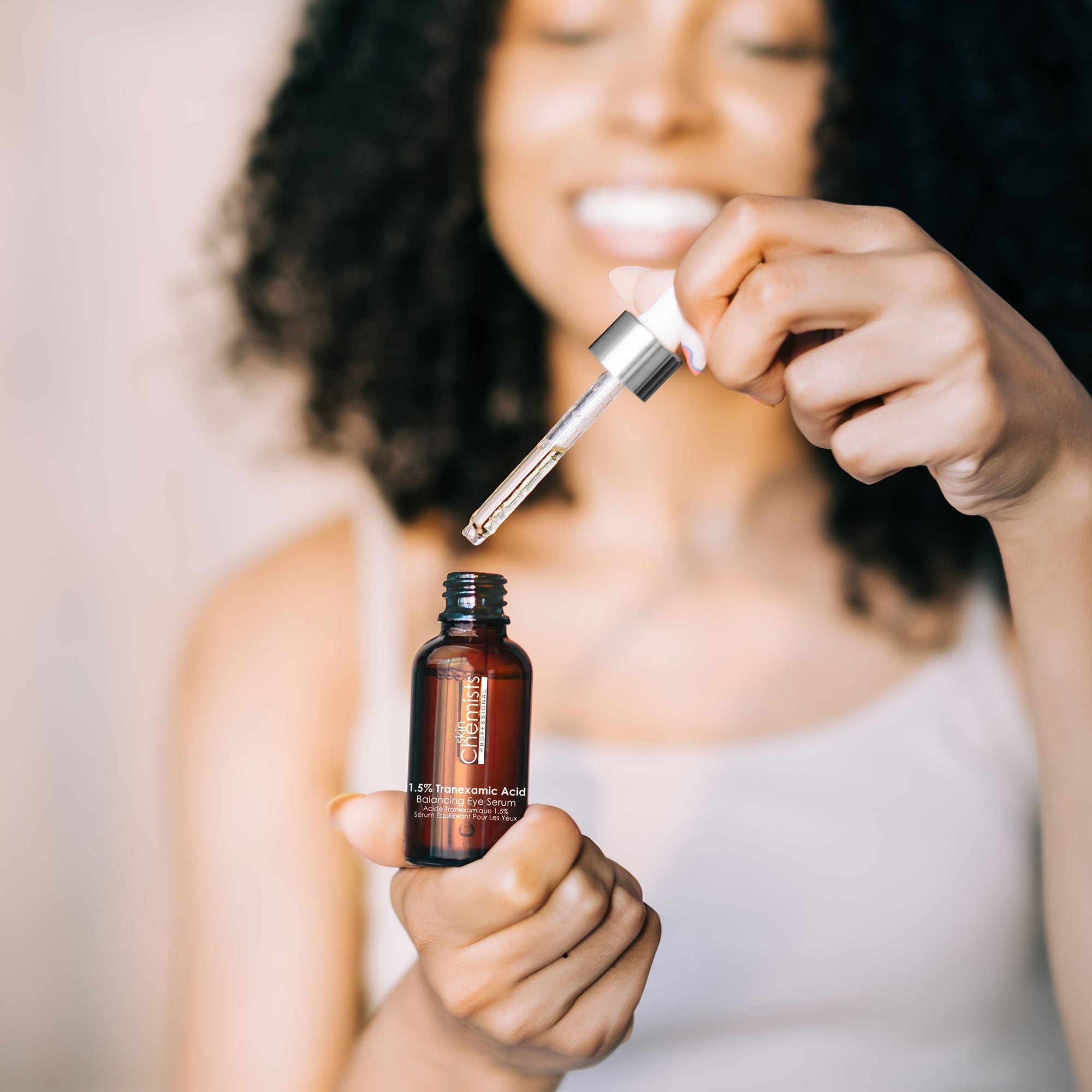 Sérum contour des yeux équilibrant à l'acide transexamique 1,5 % 15 ml