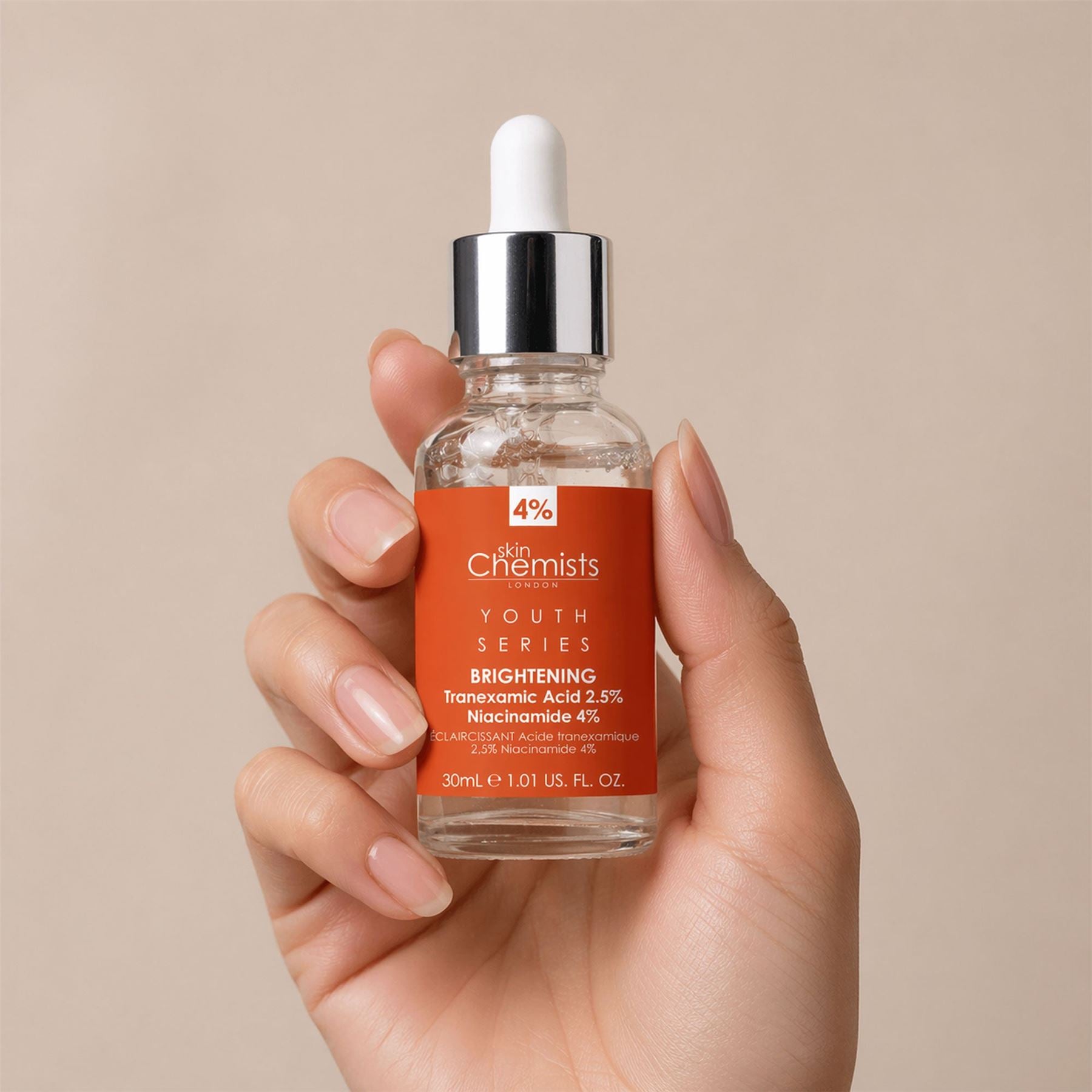 Sérum éclaircissant Youth Series à l'acide tranexamique 2,5 % et à la niacinamide 4 % (30 ml)