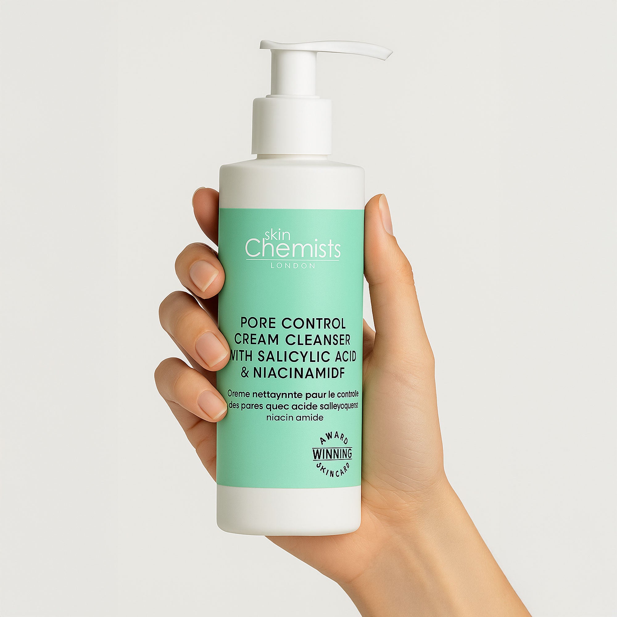 Crème nettoyante pour le contrôle des pores à l'acide salicylique et à la niacinamide 200 ml